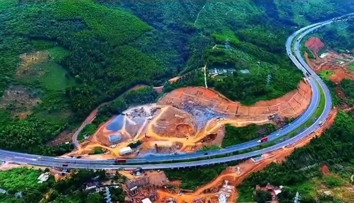 công trường thực tế Vin Làng Vân